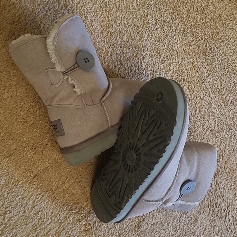 Boots - Picture 2 of 5